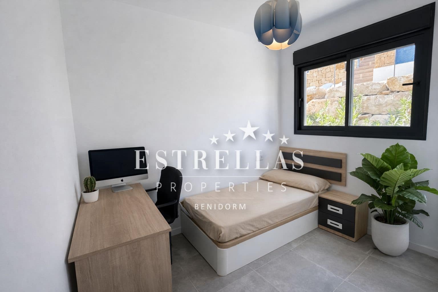 4 soveværelse Villa til salg i Finestrat med swimmingpool garage - € 820.000 (Ref: 9635110)