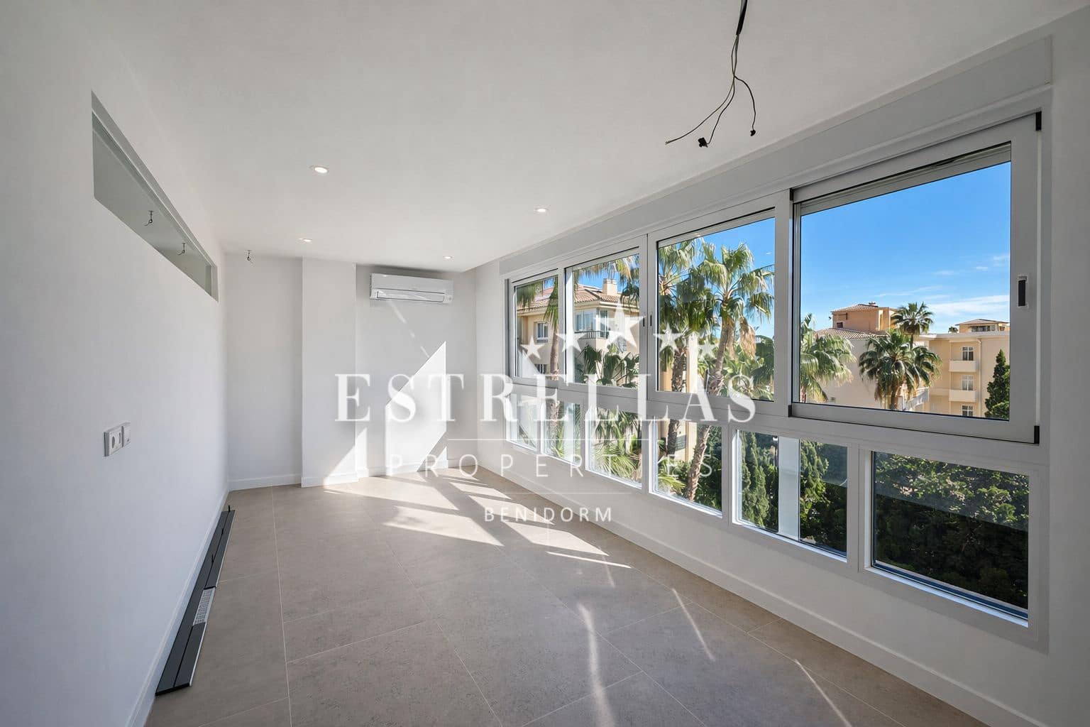 1 bedroom Apartment for sale in Albir with pool - € 250,000 (Ref: 9635111)