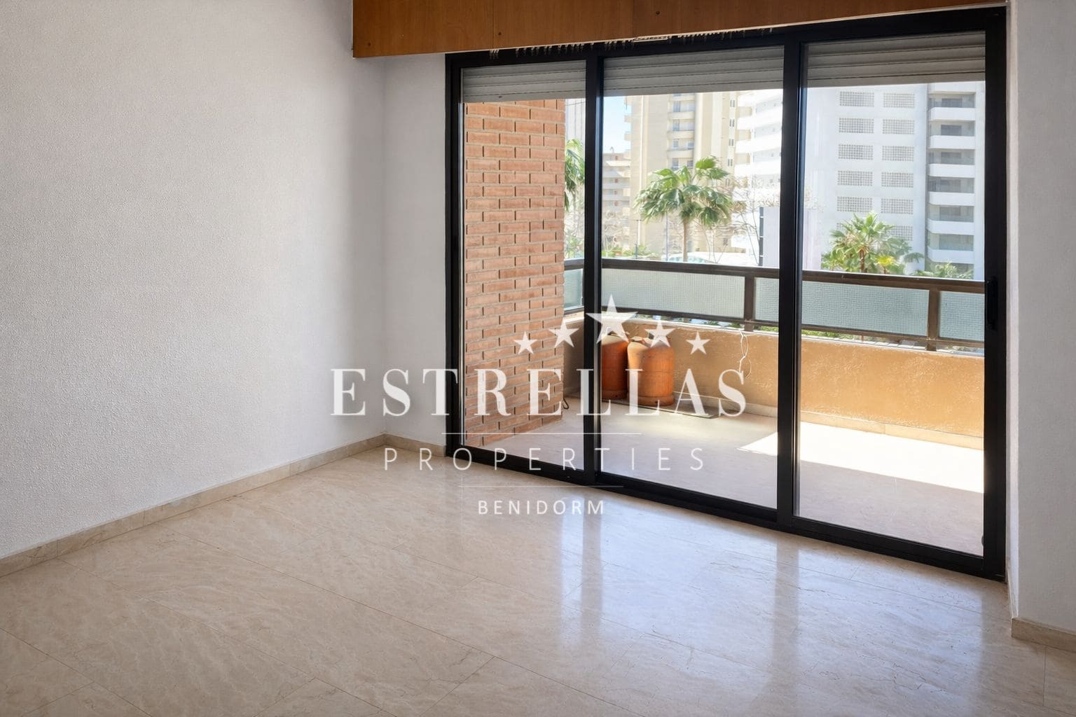 2 bedroom Apartment for sale in Benidorm with pool garage - € 200,000 (Ref: 9642450)