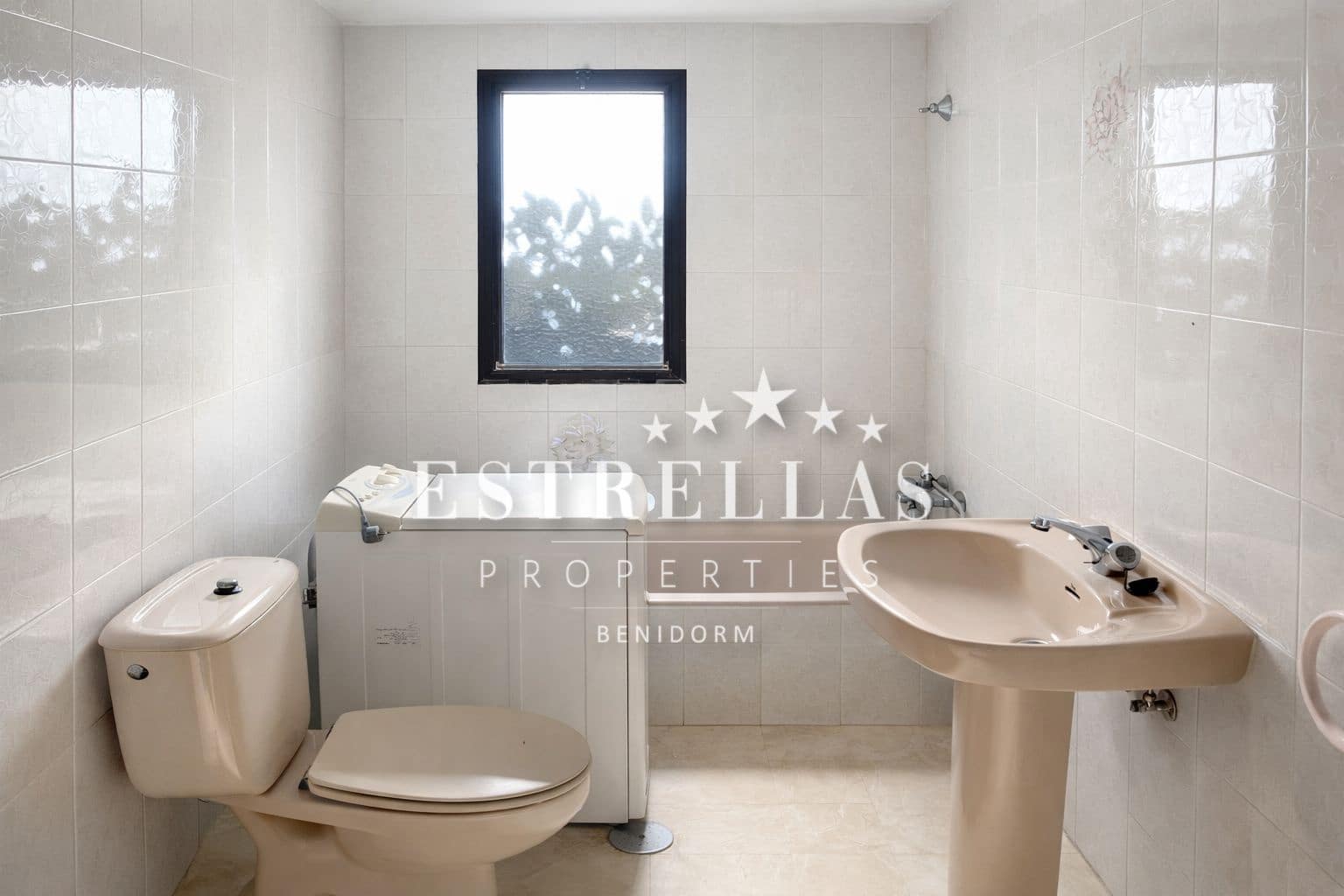 2 bedroom Apartment for sale in Benidorm with pool garage - € 200,000 (Ref: 9642450)