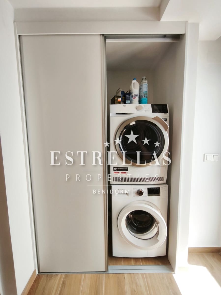 3 soverom Villa til salgs i El Campello med svømmebasseng garasje - € 688 000 (Ref: 9643334)