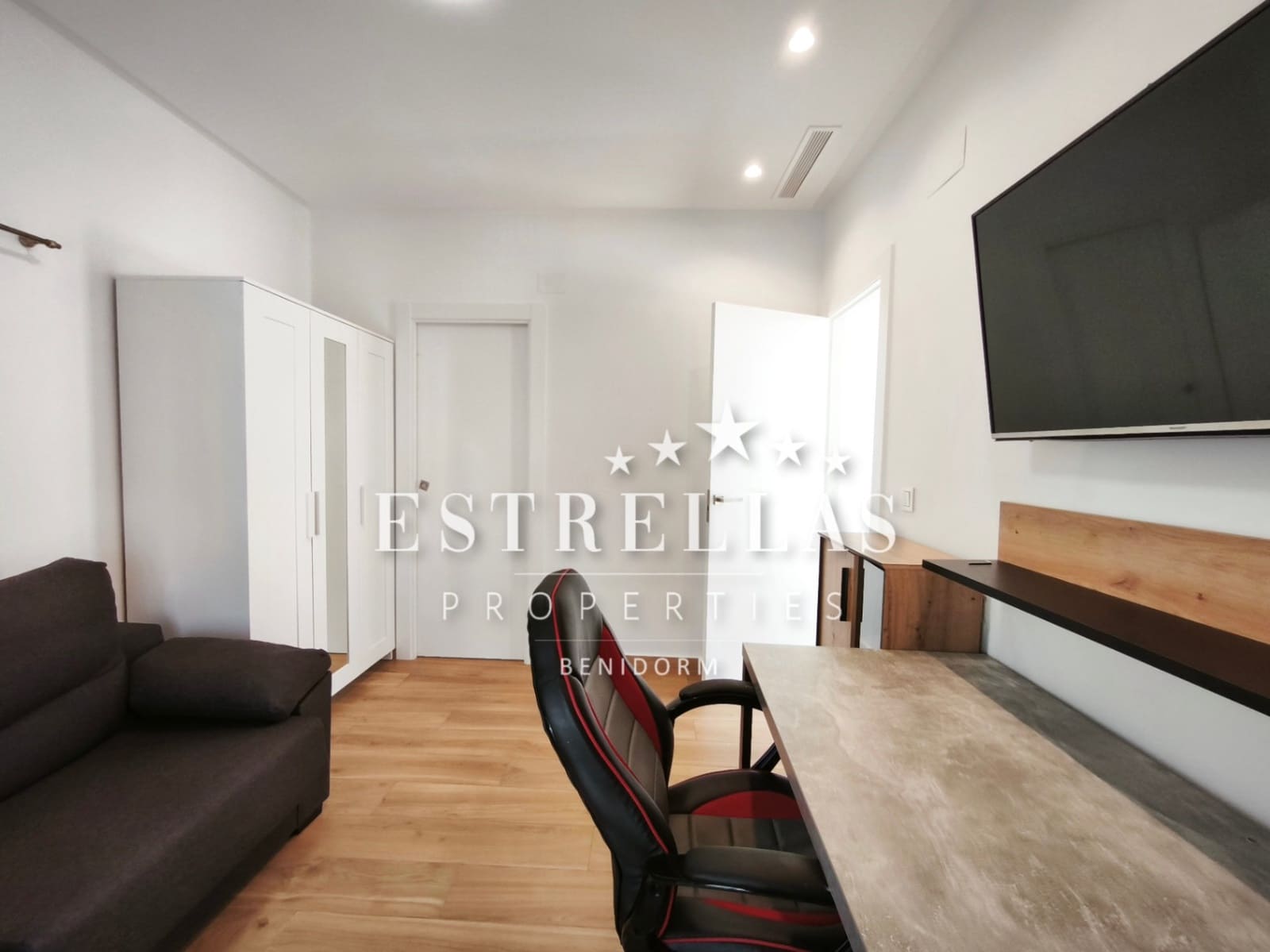 3 soverom Villa til salgs i El Campello med svømmebasseng garasje - € 688 000 (Ref: 9643334)