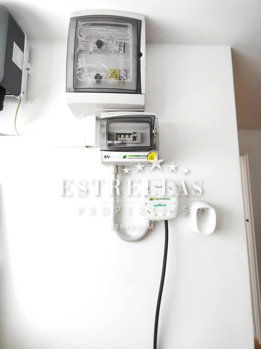 3 soverom Villa til salgs i El Campello med svømmebasseng garasje - € 688 000 (Ref: 9643334)