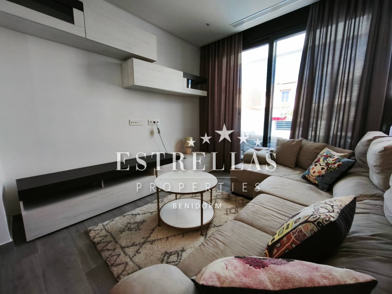 3 soverom Villa til salgs i El Campello med svømmebasseng garasje - € 688 000 (Ref: 9643334)