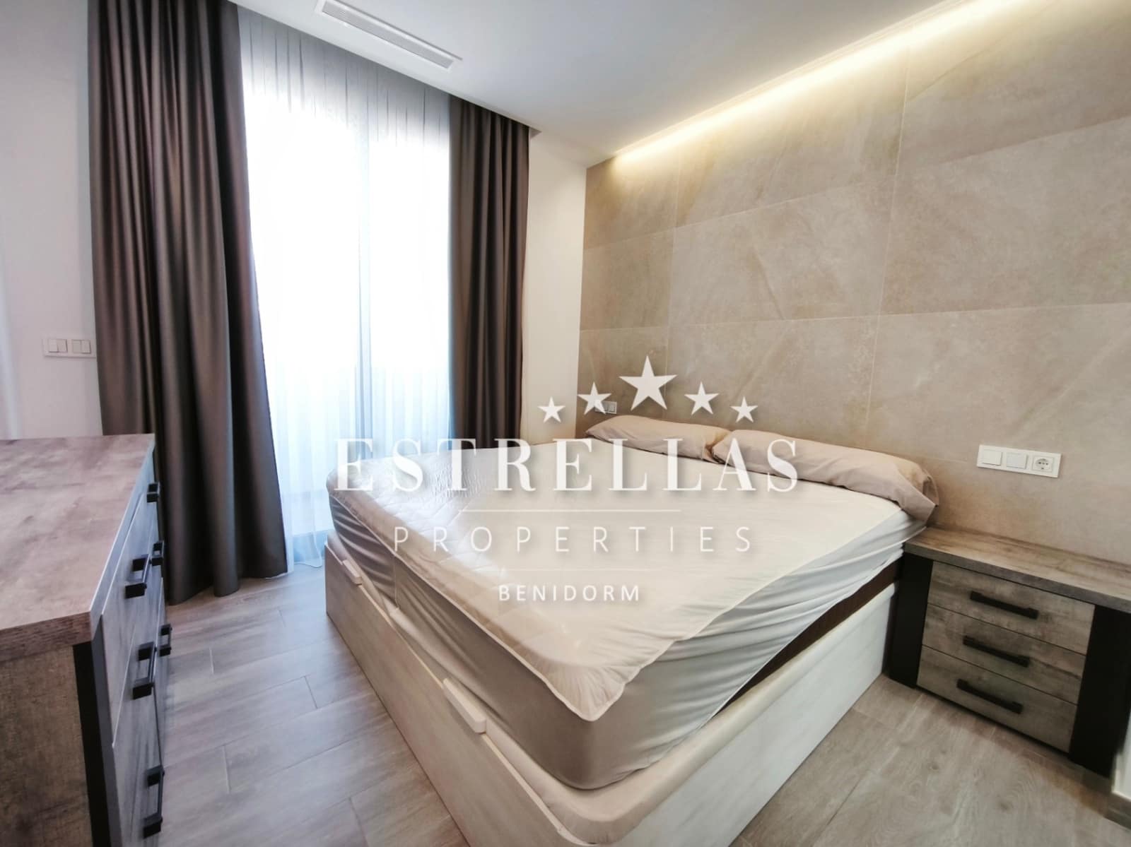 3 soverom Villa til salgs i El Campello med svømmebasseng garasje - € 688 000 (Ref: 9643334)