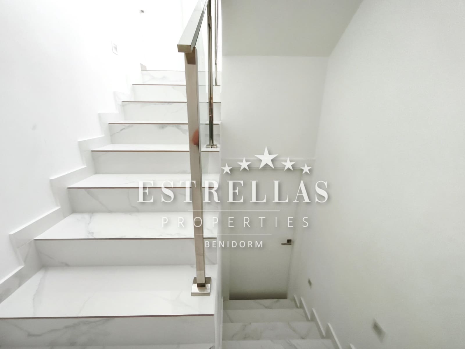 3 soverom Villa til salgs i El Campello med svømmebasseng garasje - € 688 000 (Ref: 9643334)