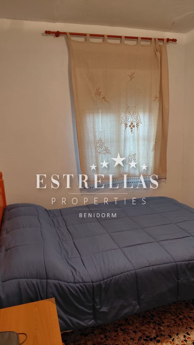 6 makuuhuone Maalaistalo myytävänä paikassa Relleu mukana uima-altaan 
autotalli - 450 000 € (Ref: 9645812)