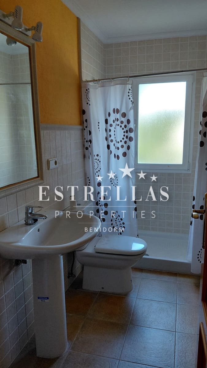 6 makuuhuone Maalaistalo myytävänä paikassa Relleu mukana uima-altaan 
autotalli - 450 000 € (Ref: 9645812)