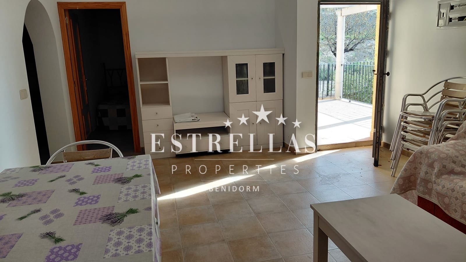 6 makuuhuone Maalaistalo myytävänä paikassa Relleu mukana uima-altaan 
autotalli - 450 000 € (Ref: 9645812)