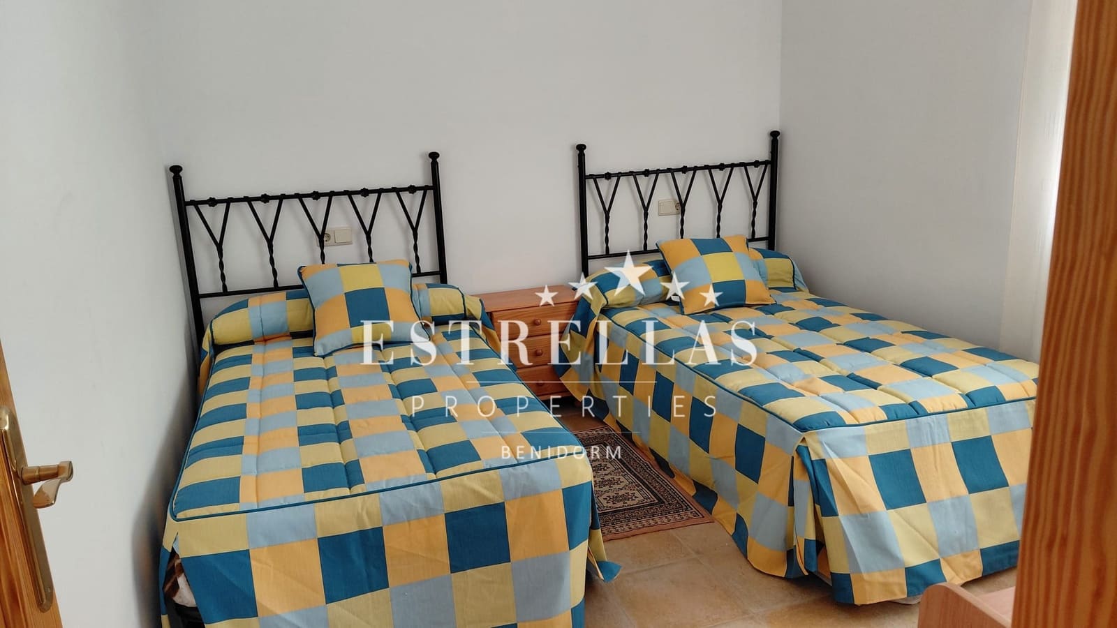 6 makuuhuone Maalaistalo myytävänä paikassa Relleu mukana uima-altaan 
autotalli - 450 000 € (Ref: 9645812)