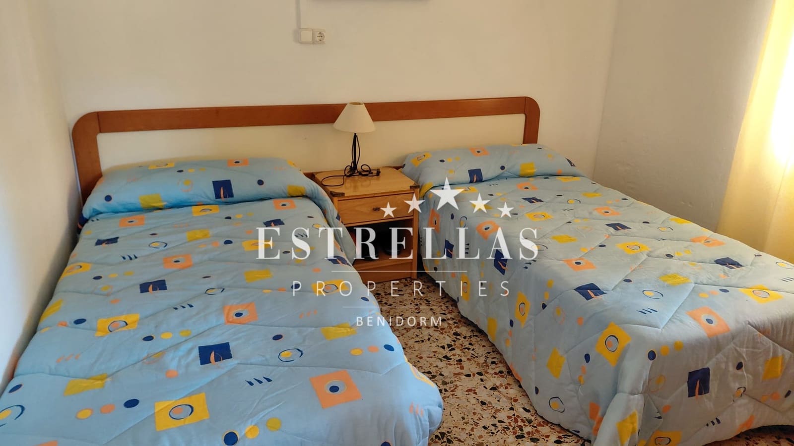 6 makuuhuone Maalaistalo myytävänä paikassa Relleu mukana uima-altaan 
autotalli - 450 000 € (Ref: 9645812)