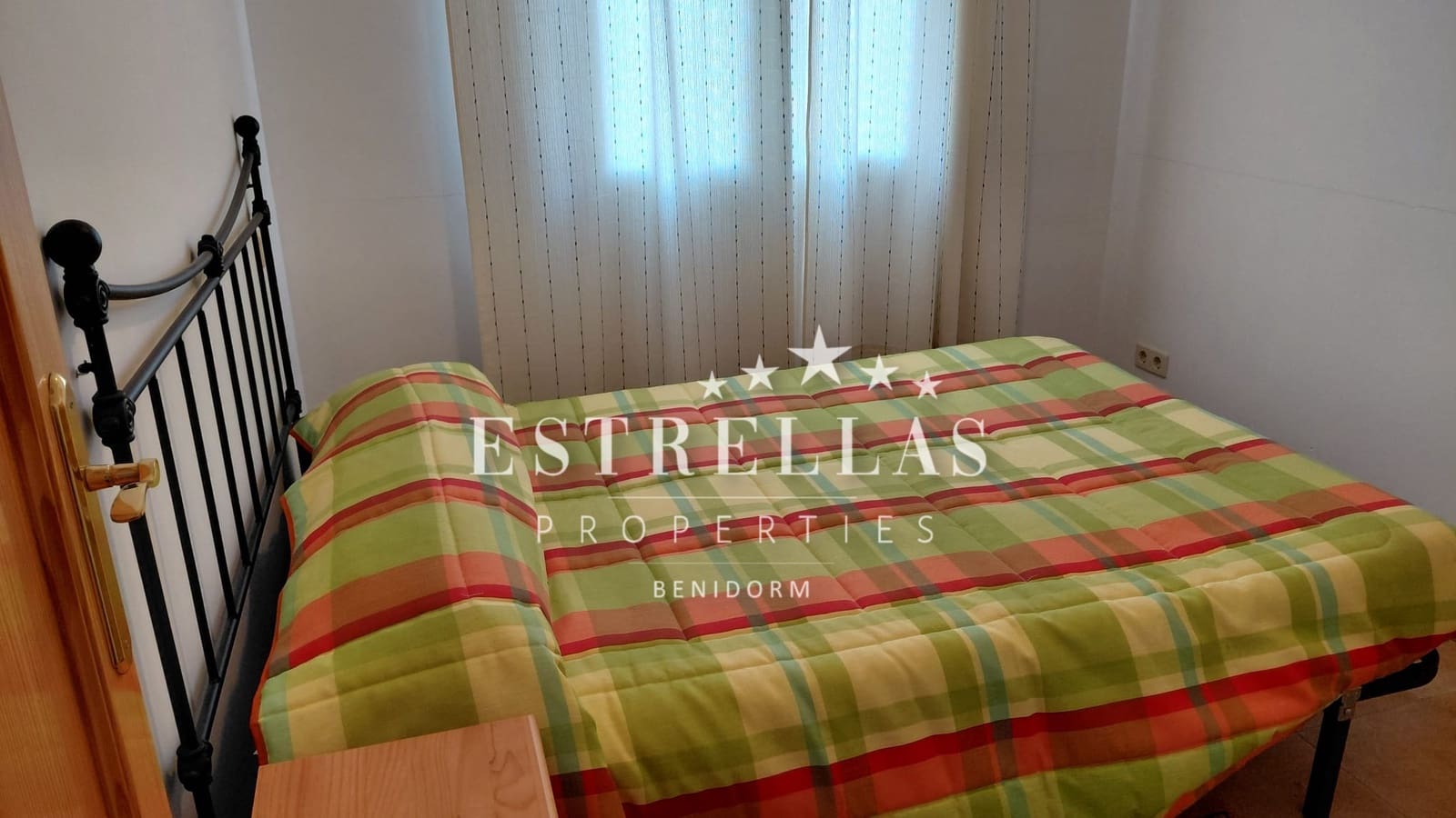 6 makuuhuone Maalaistalo myytävänä paikassa Relleu mukana uima-altaan 
autotalli - 450 000 € (Ref: 9645812)