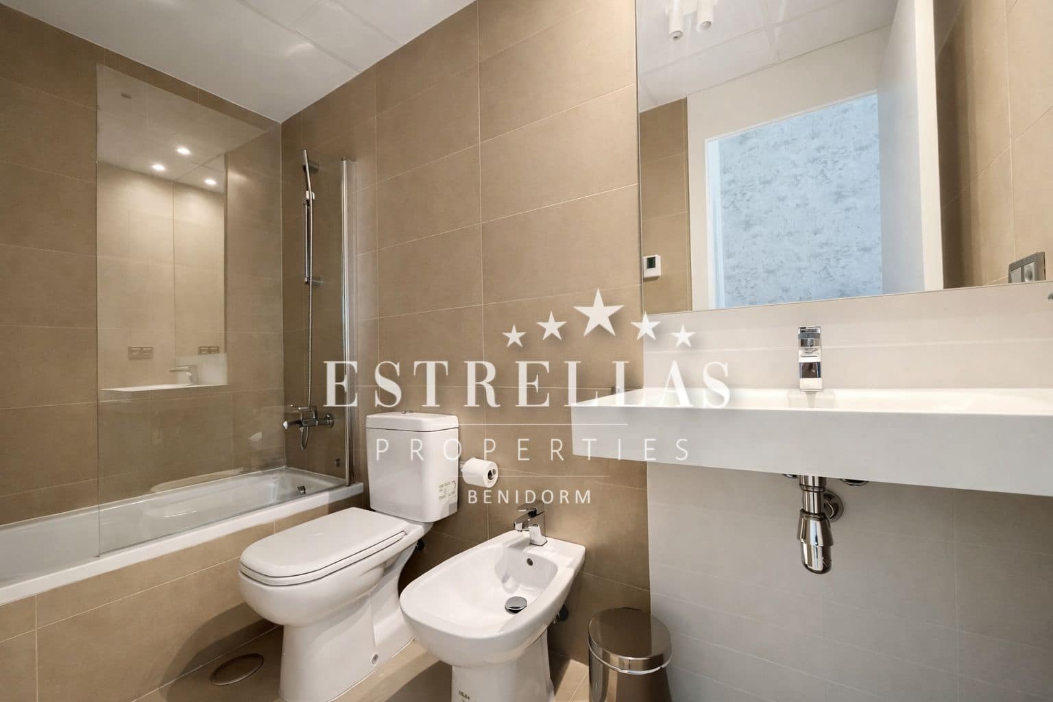 2 sypialnia Apartament na sprzedaż w Benidorm z basenem garażem - 449 000 € (Ref: 9656989)