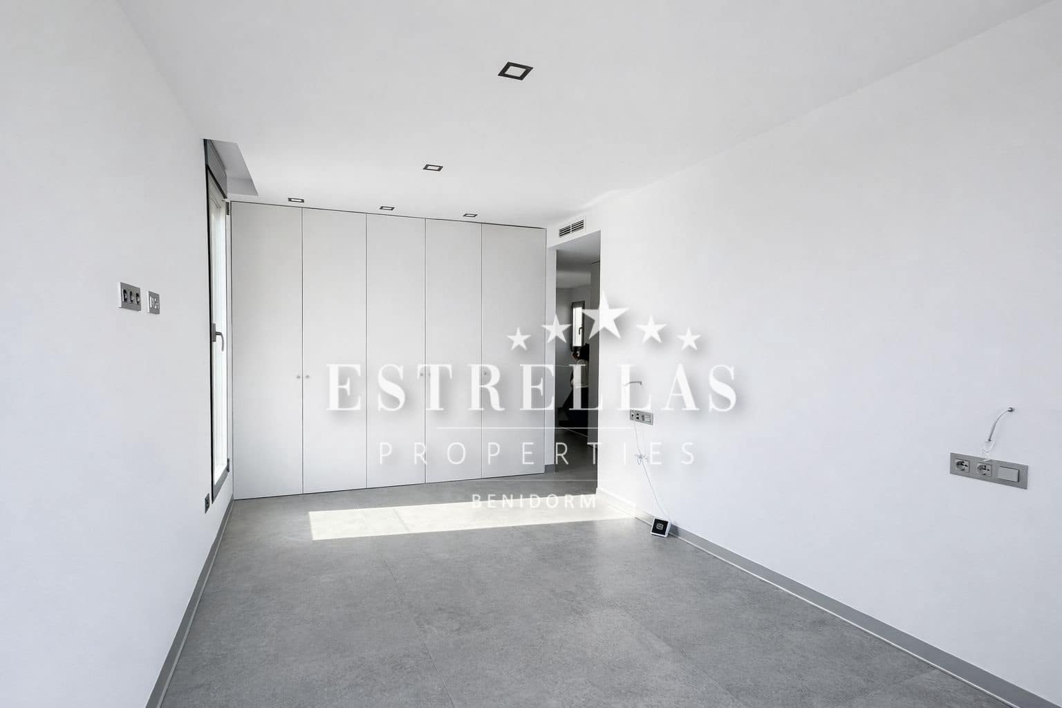 3 bedroom Villa for sale in Finestrat with pool garage - € 695,000 (Ref: 9665175)