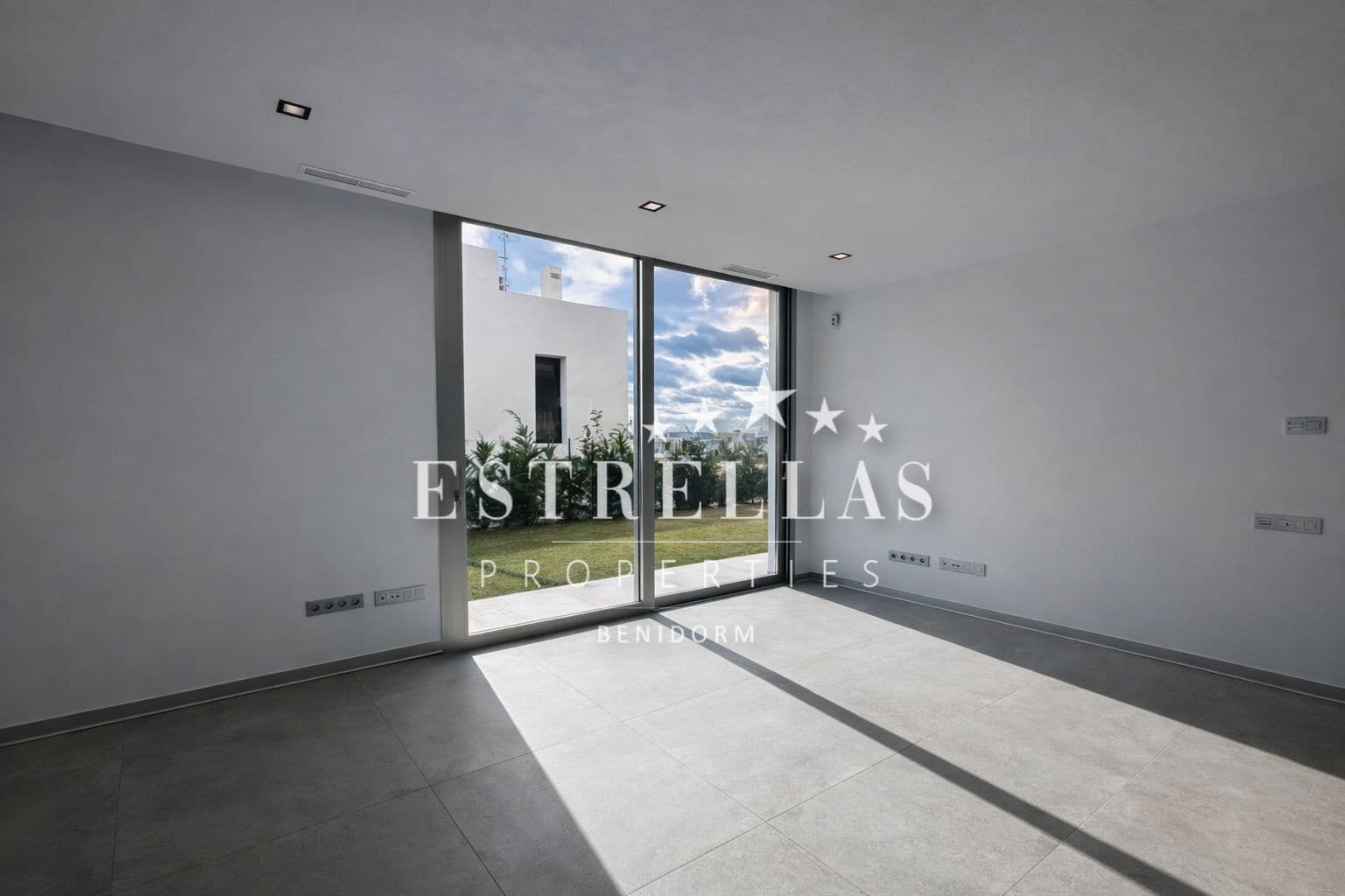 3 bedroom Villa for sale in Finestrat with pool garage - € 695,000 (Ref: 9665175)