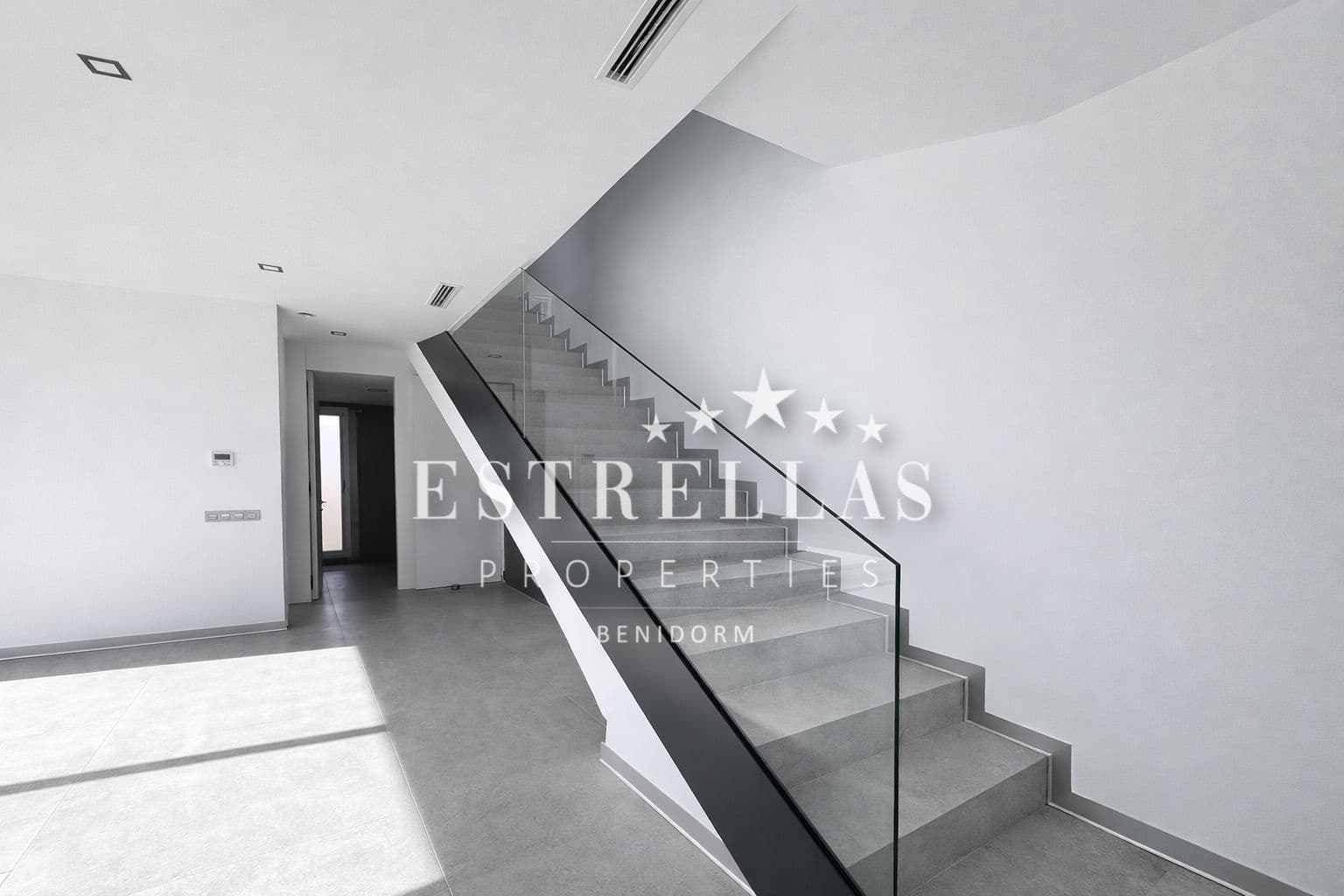 3 bedroom Villa for sale in Finestrat with pool garage - € 695,000 (Ref: 9665175)