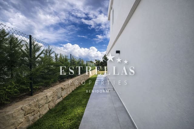 Chalet de 3 habitaciones en Golf Bahía, Finestrat en venta con piscina garaje - 695.000 € (Ref: 9665175)