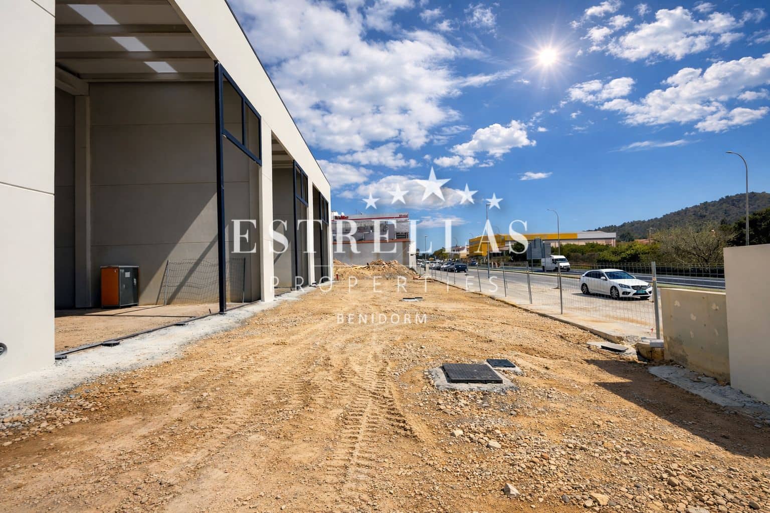 Commercieel te huur in La Villajoyosa / Vila Joiosa met garage - € 3.000 (Ref: 9665413)