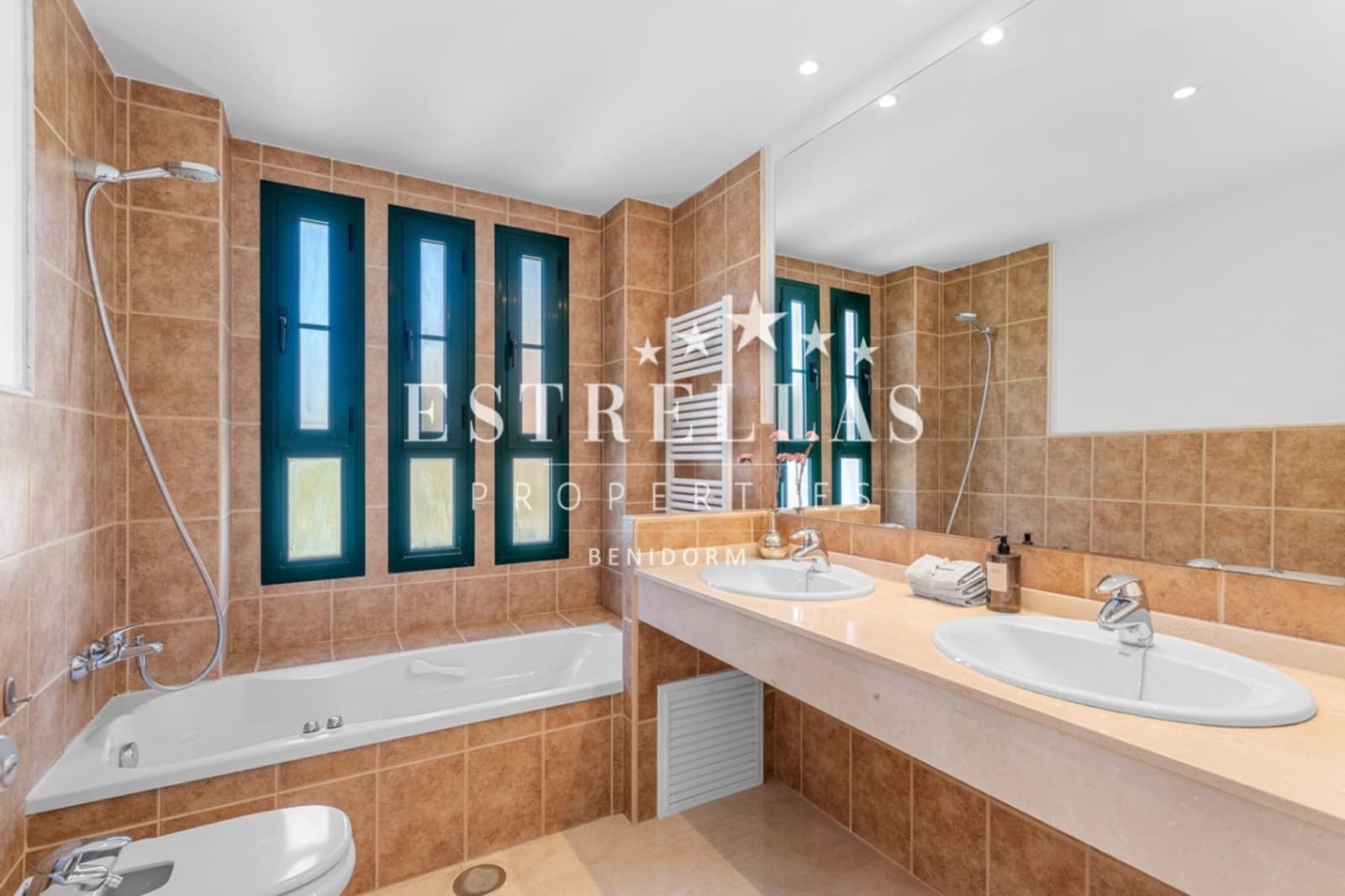 2 quarto Apartamento para venda em Finestrat com piscina garagem - 395 000 € (Ref: 9667215)