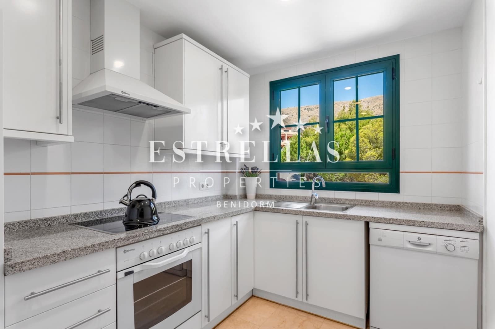 2 quarto Apartamento para venda em Finestrat com piscina garagem - 395 000 € (Ref: 9667215)