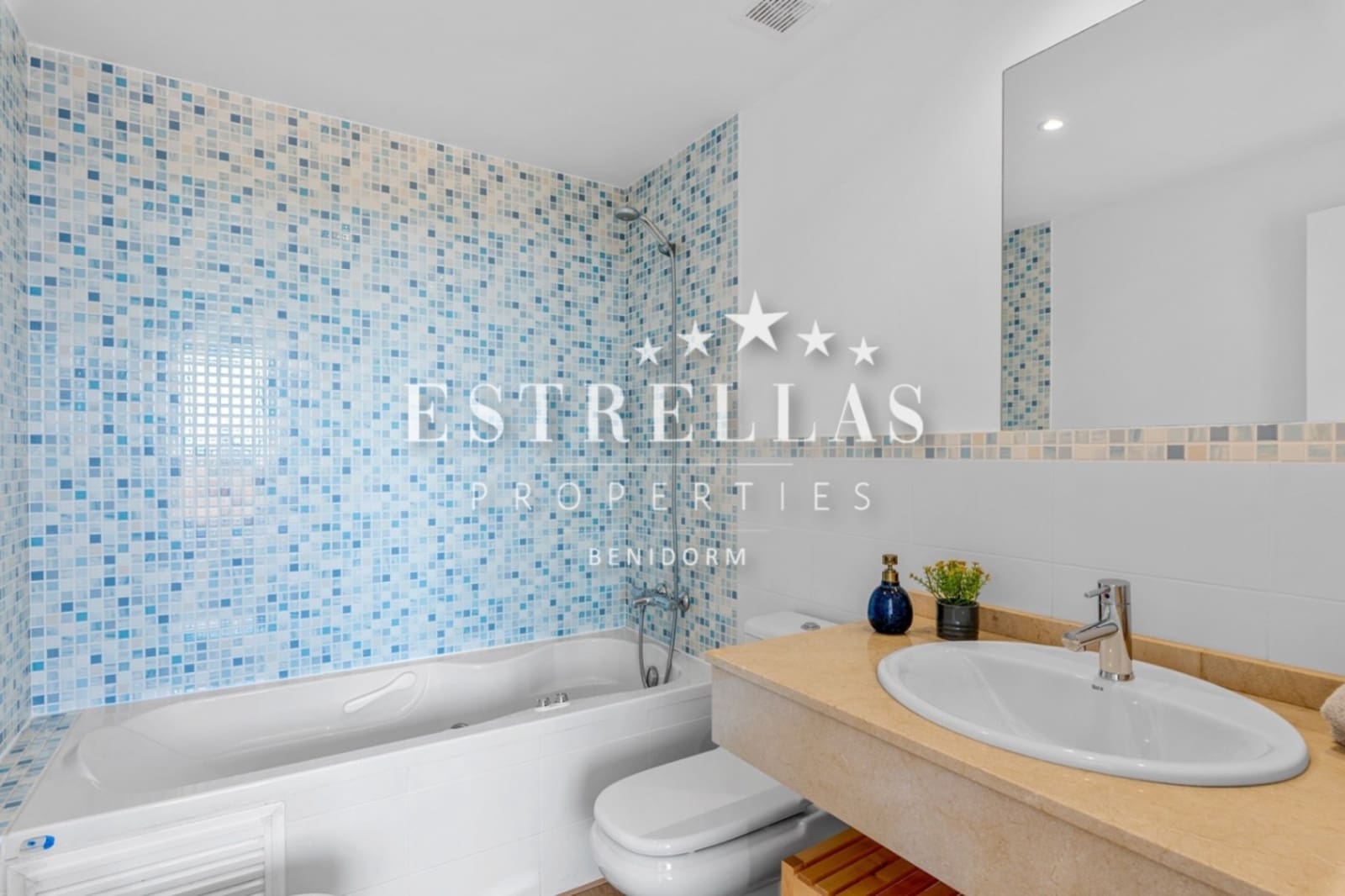 2 soveværelse Rækkehus til salg i Finestrat med swimmingpool garage - € 295.000 (Ref: 9676284)