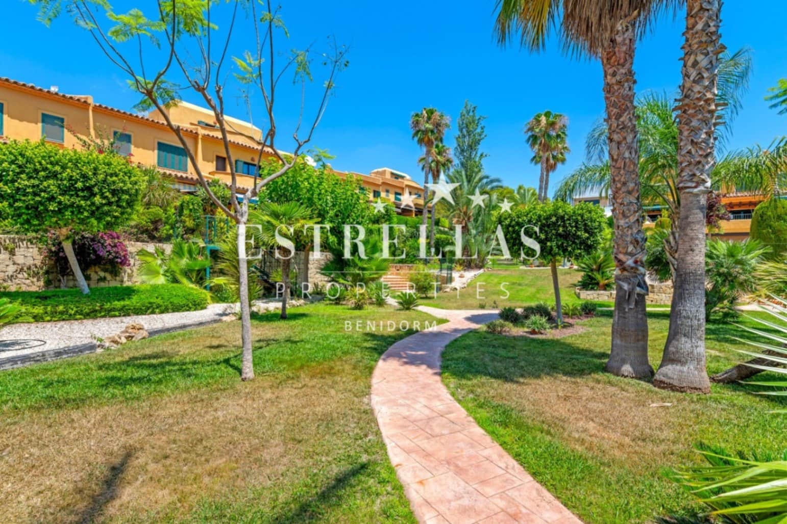 2 soveværelse Rækkehus til salg i Finestrat med swimmingpool garage - € 295.000 (Ref: 9676284)