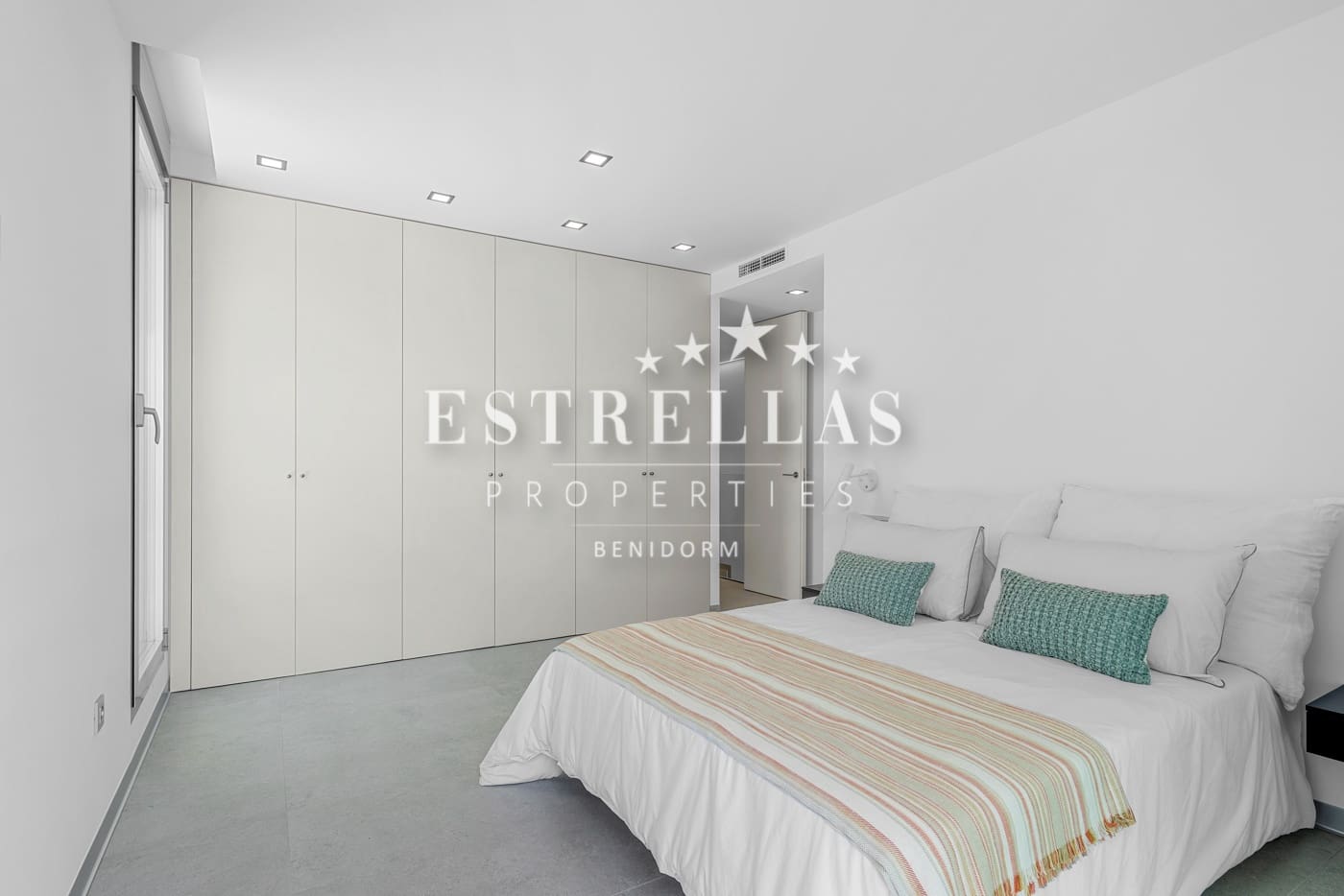 3 quarto Moradia para venda em Finestrat com piscina garagem - 885 000 € (Ref: 9678197)