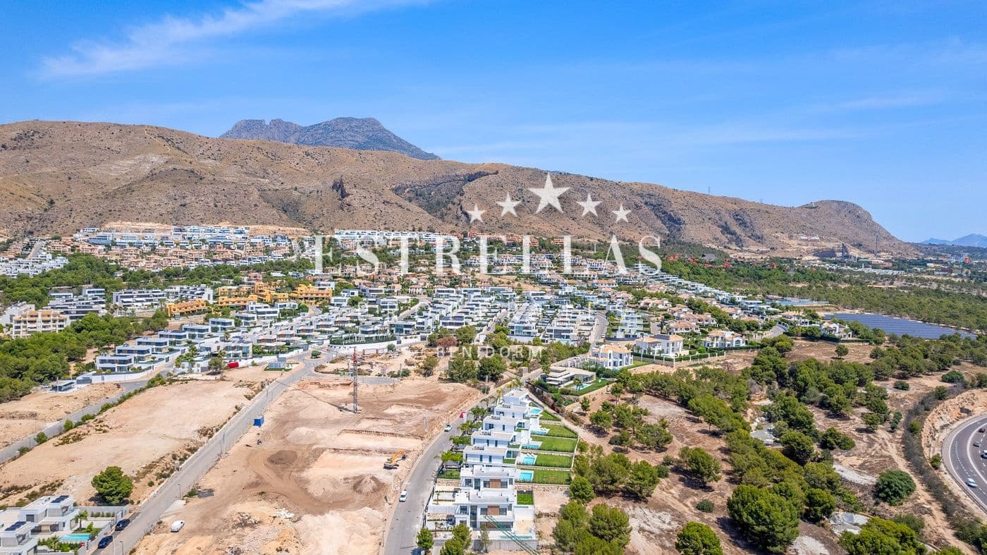 3 quarto Moradia para venda em Finestrat com piscina garagem - 885 000 € (Ref: 9678197)