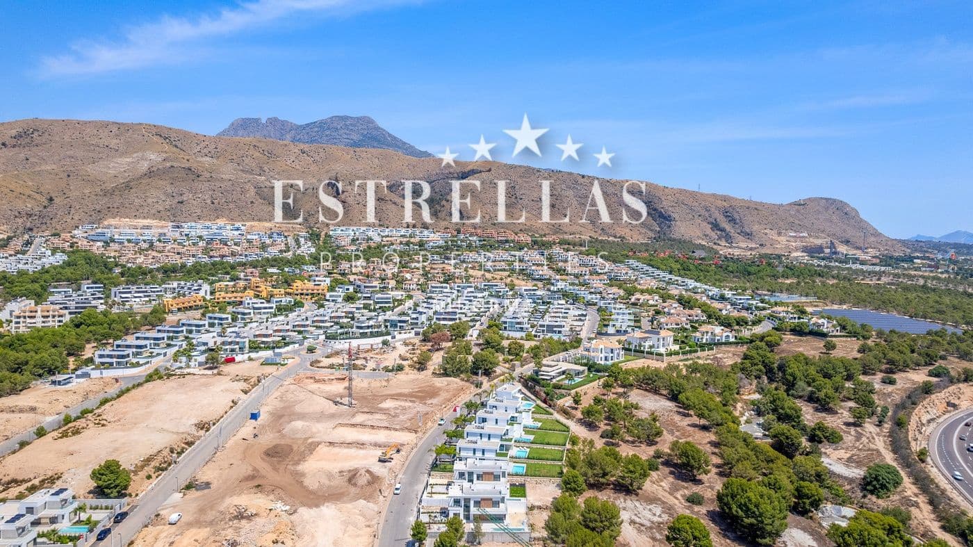 3 chambre Villa/Maison à vendre à Finestrat avec piscine garage - 735 000 € (Ref: 9678198)