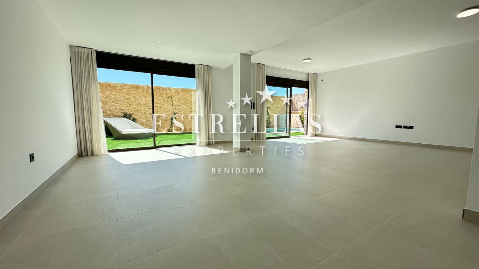 4 sypialnia Willa na sprzedaż w Finestrat z basenem garażem - 799 950 € (Ref: 9714088)