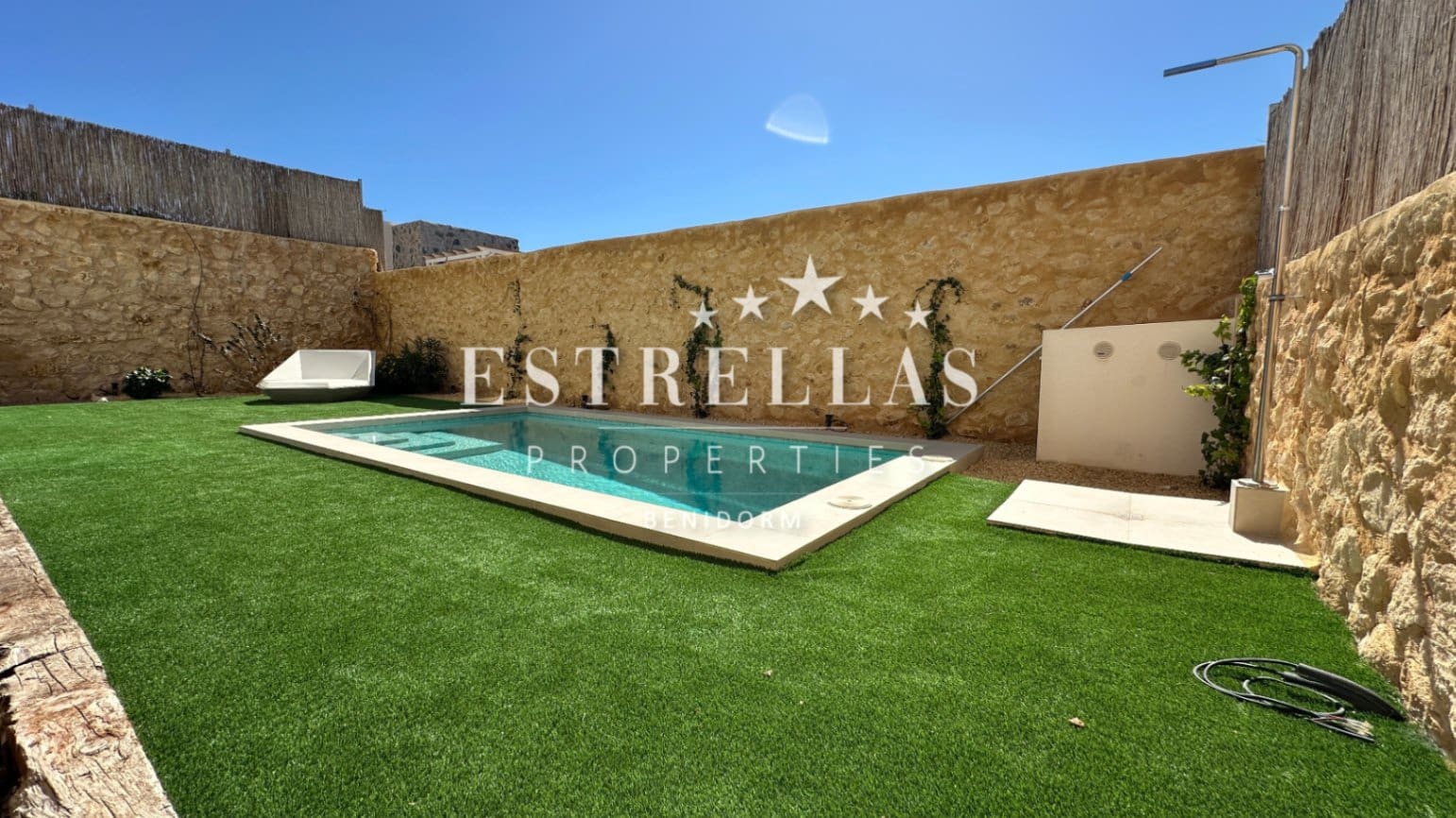 4 sypialnia Willa na sprzedaż w Finestrat z basenem garażem - 799 950 € (Ref: 9714088)