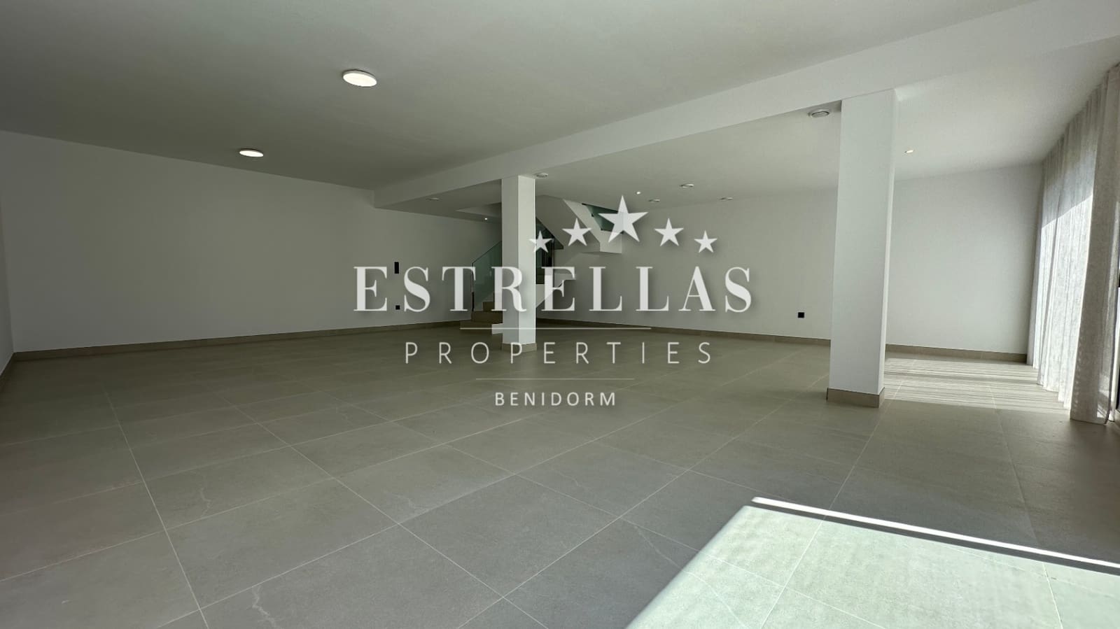 4 sypialnia Willa na sprzedaż w Finestrat z basenem garażem - 799 950 € (Ref: 9714088)