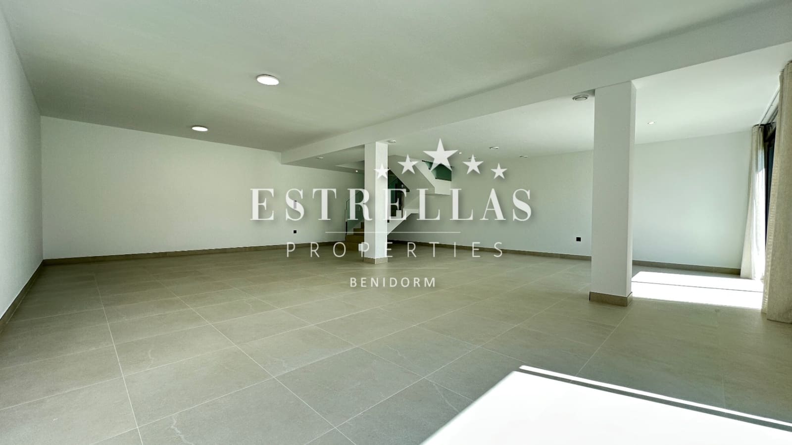 4 sypialnia Willa na sprzedaż w Finestrat z basenem garażem - 799 950 € (Ref: 9714088)