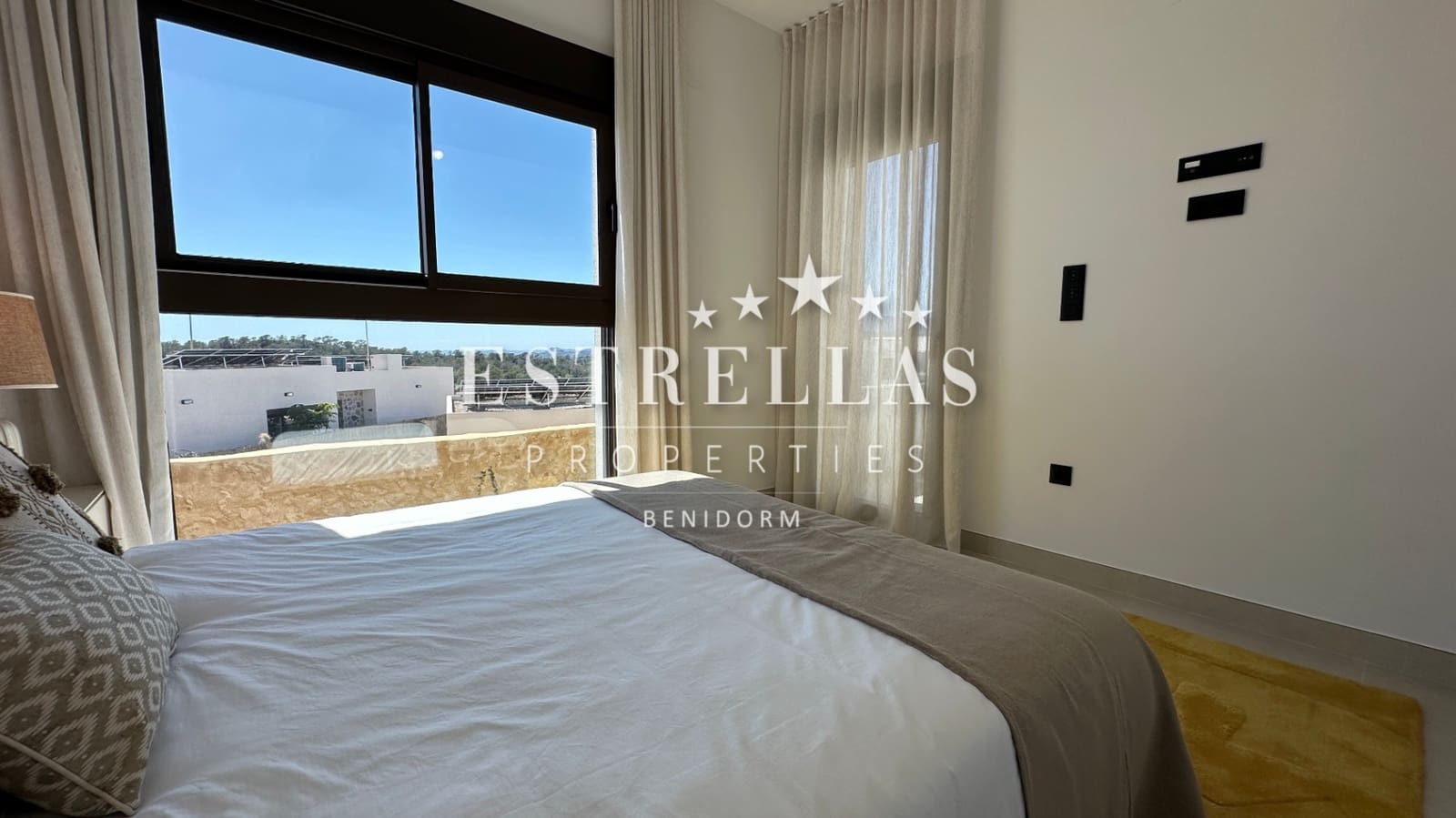 4 sypialnia Willa na sprzedaż w Finestrat z basenem garażem - 799 950 € (Ref: 9714088)