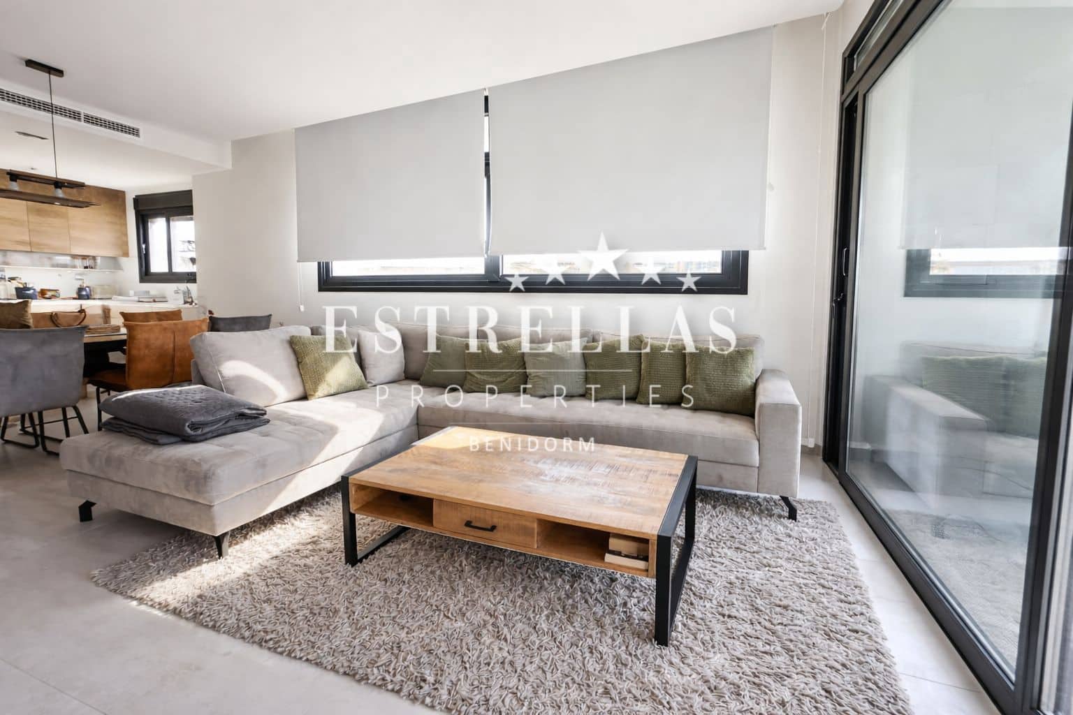 3 bedroom Apartment for sale in Benidorm with pool garage - € 700,000 (Ref: 9716673)