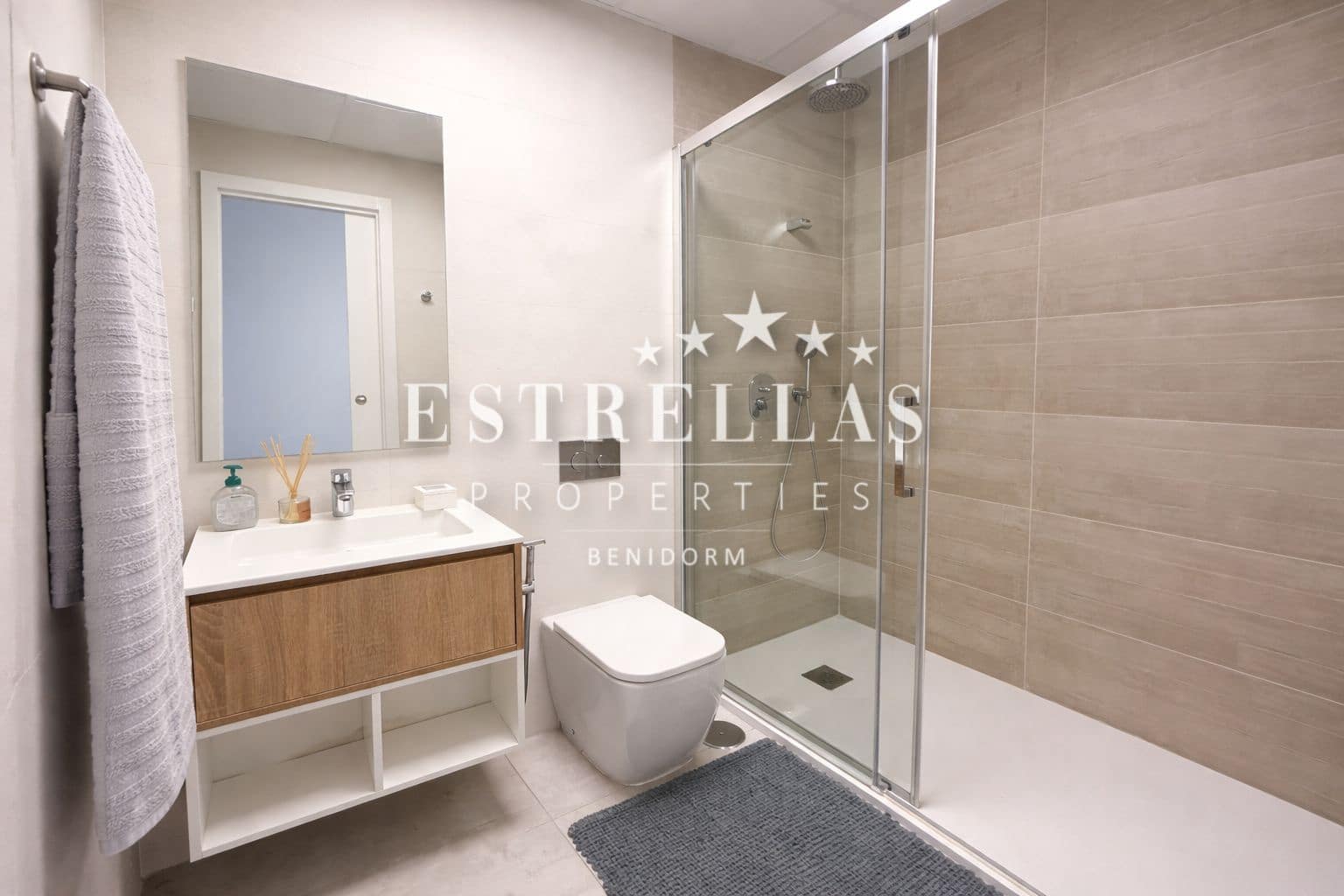 3 bedroom Apartment for sale in Benidorm with pool garage - € 700,000 (Ref: 9716673)