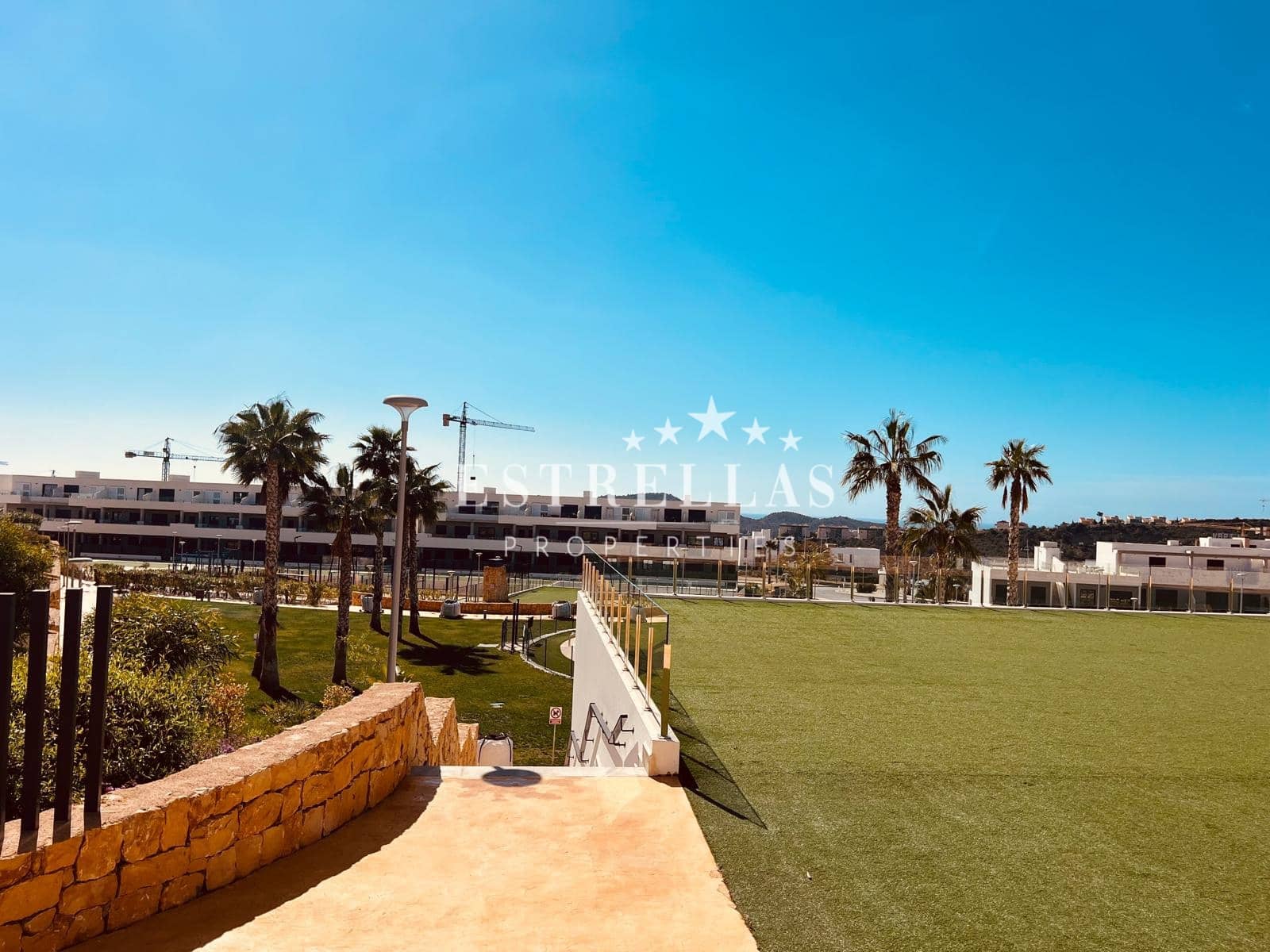 Apartamento de 2 habitaciones en Finestrat en venta con piscina garaje - 375.000 € (Ref: 9765287)