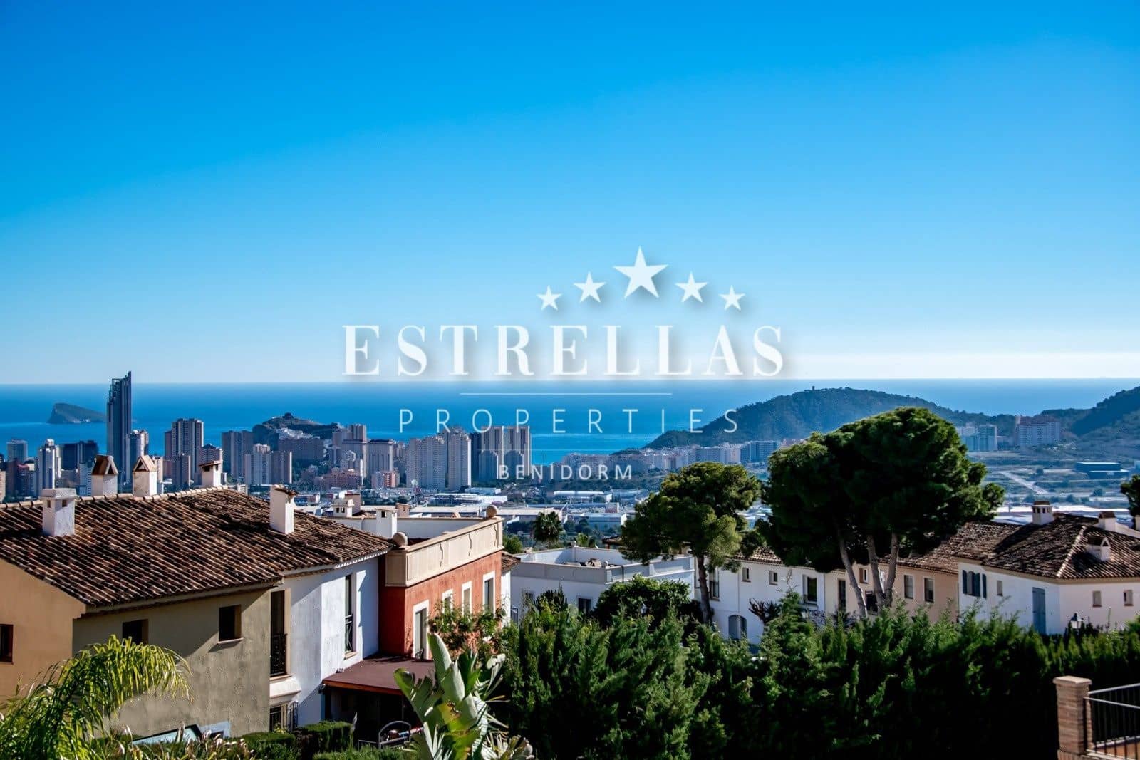 4 bedroom Villa for sale in Finestrat with pool garage - € 950,000 (Ref: 9770984)