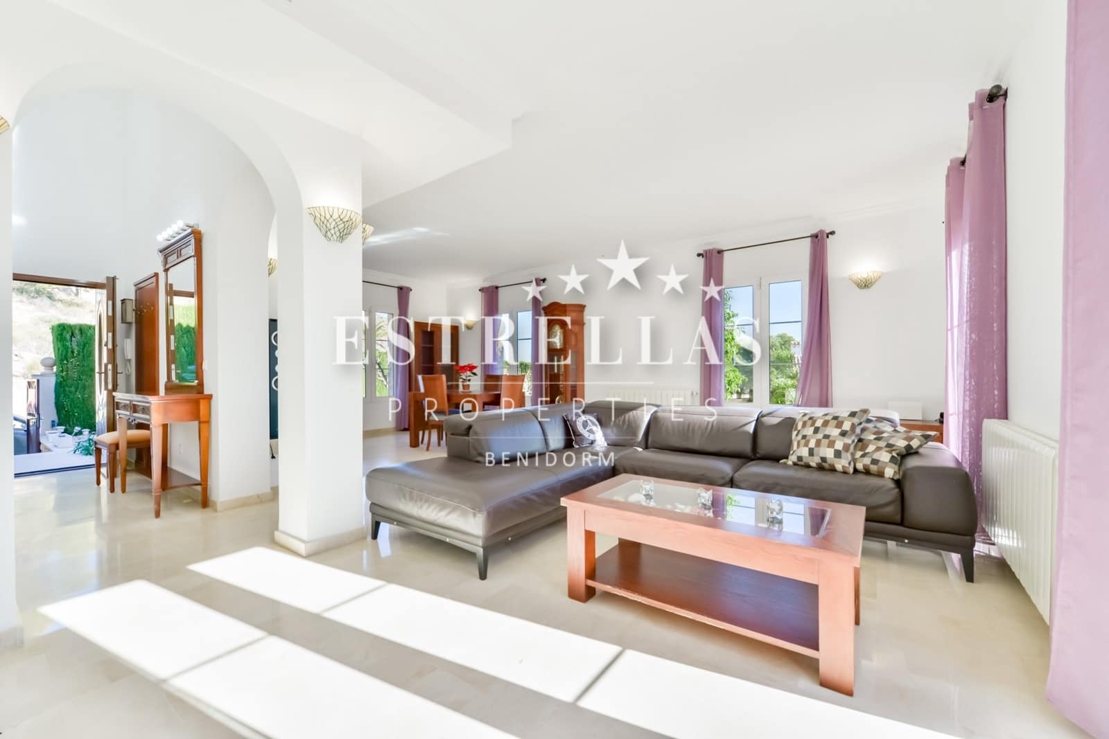 4 bedroom Villa for sale in Finestrat with pool garage - € 950,000 (Ref: 9770984)