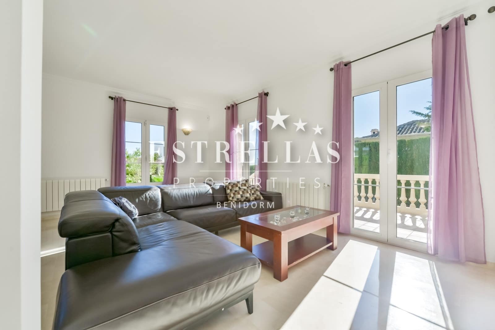 4 bedroom Villa for sale in Finestrat with pool garage - € 950,000 (Ref: 9770984)