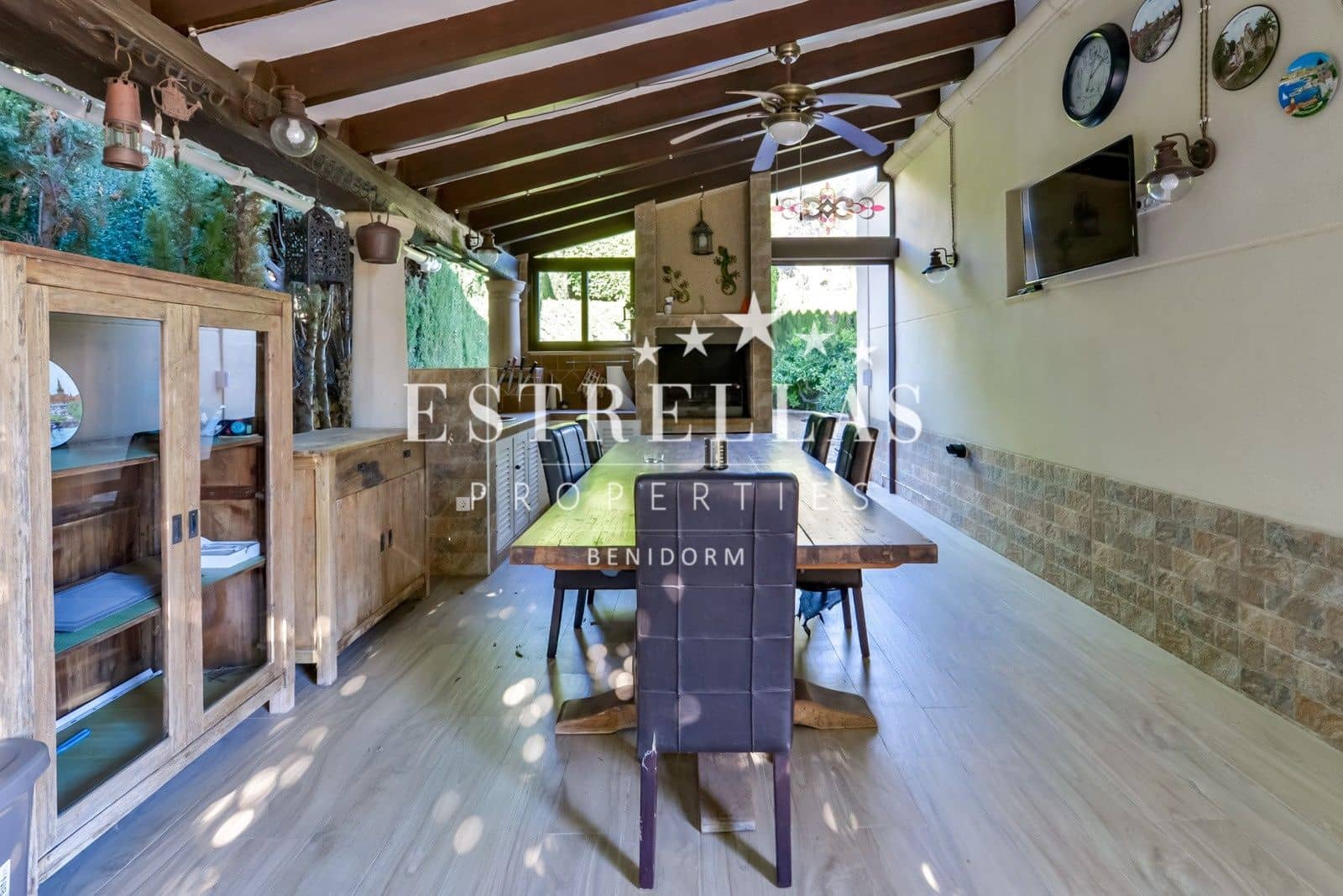 4 bedroom Villa for sale in Finestrat with pool garage - € 950,000 (Ref: 9770984)