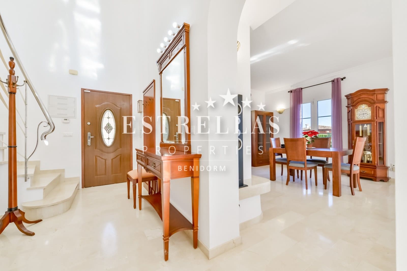 4 bedroom Villa for sale in Finestrat with pool garage - € 950,000 (Ref: 9770984)