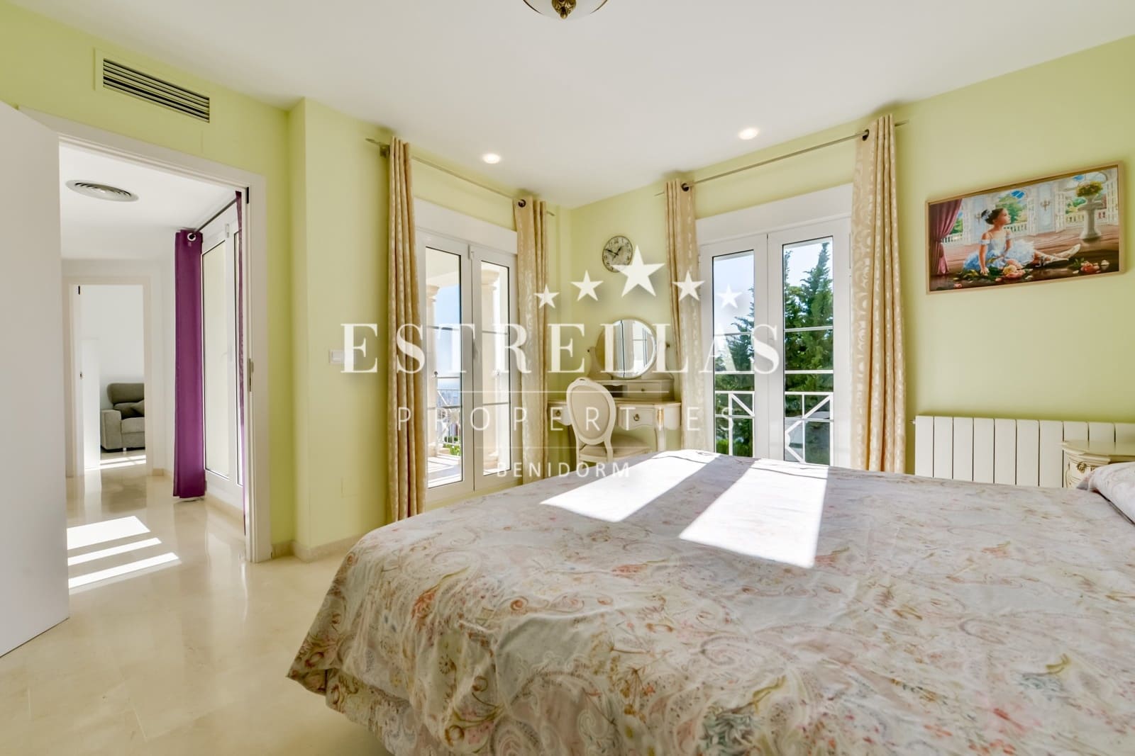 4 bedroom Villa for sale in Finestrat with pool garage - € 950,000 (Ref: 9770984)