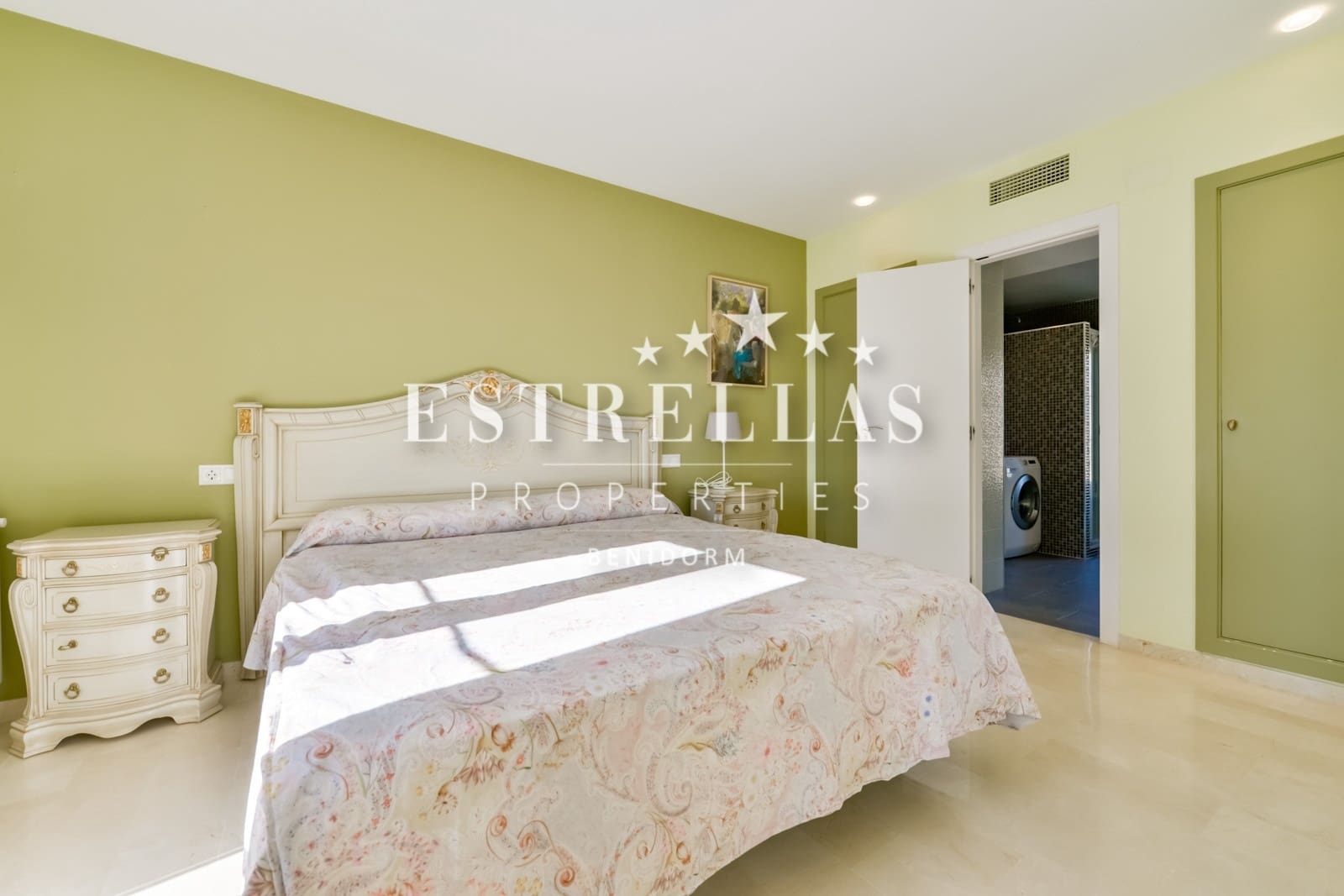 4 bedroom Villa for sale in Finestrat with pool garage - € 950,000 (Ref: 9770984)