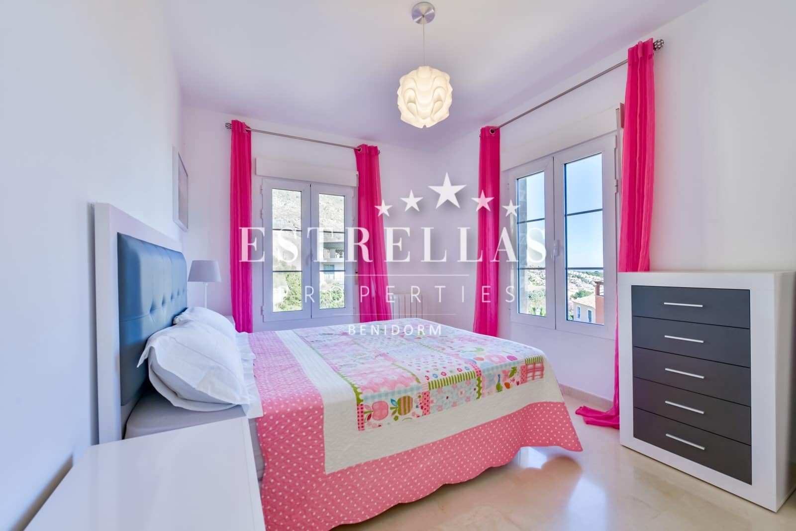 4 bedroom Villa for sale in Finestrat with pool garage - € 950,000 (Ref: 9770984)