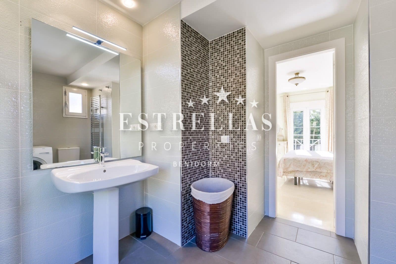 4 bedroom Villa for sale in Finestrat with pool garage - € 950,000 (Ref: 9770984)