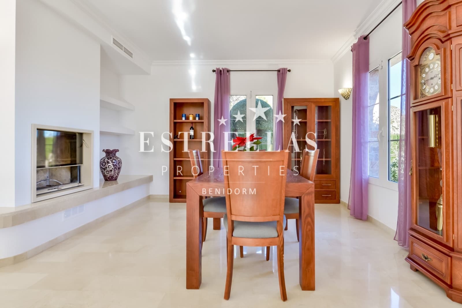 4 bedroom Villa for sale in Finestrat with pool garage - € 950,000 (Ref: 9770984)