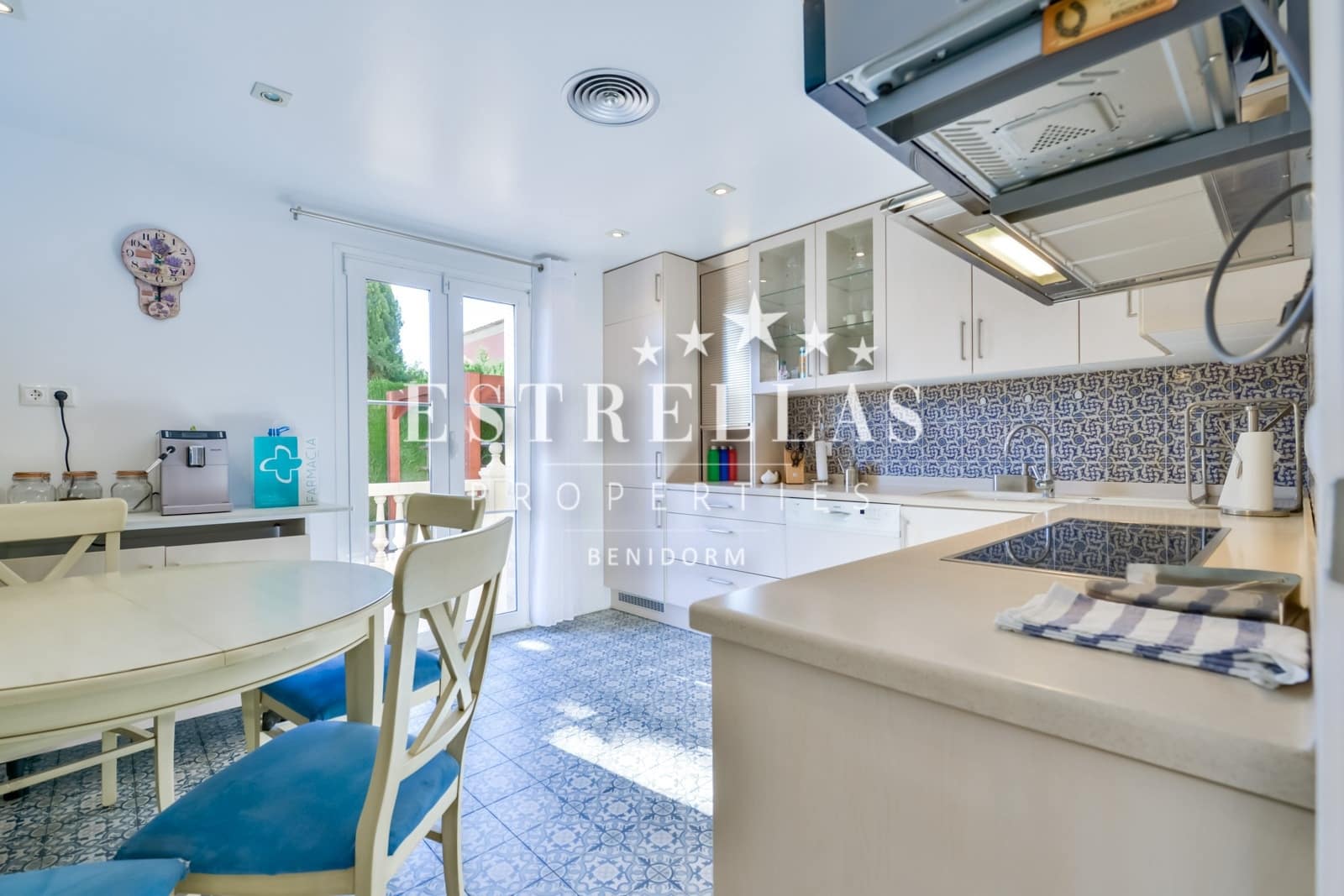 4 bedroom Villa for sale in Finestrat with pool garage - € 950,000 (Ref: 9770984)