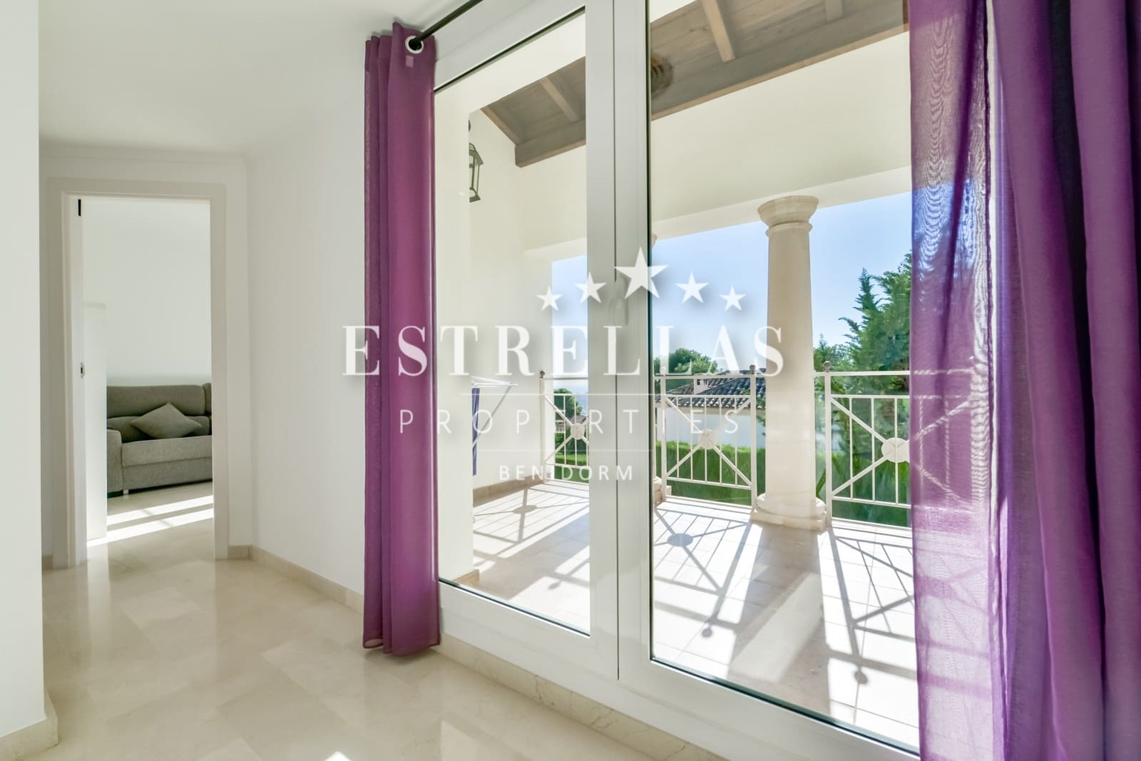 4 bedroom Villa for sale in Finestrat with pool garage - € 950,000 (Ref: 9770984)