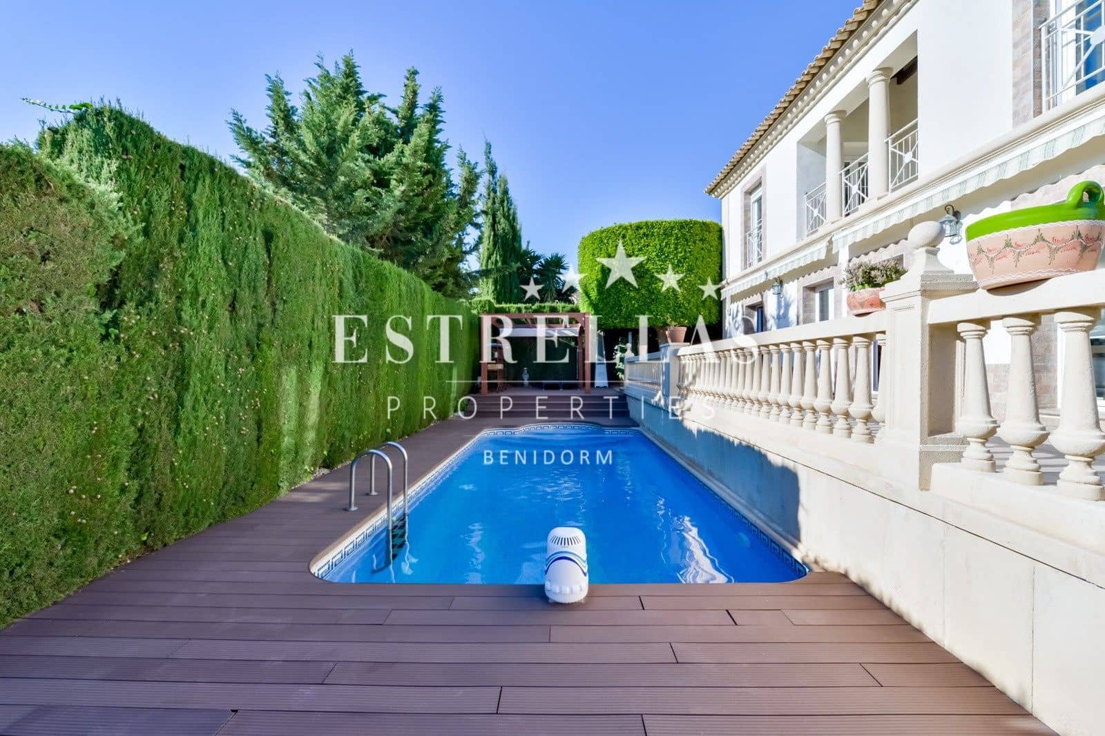 4 bedroom Villa for sale in Finestrat with pool garage - € 950,000 (Ref: 9770984)